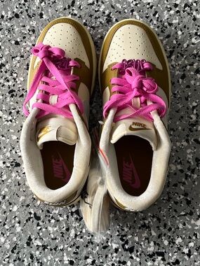 Nike Low-Top Dunk Sneakers Pink/Olive/White